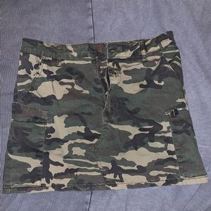 camp print skirt